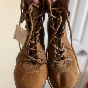 Women’s Brown boots